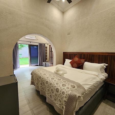 Jacaranda Lodge Victoria Falls Ngoại thất bức ảnh