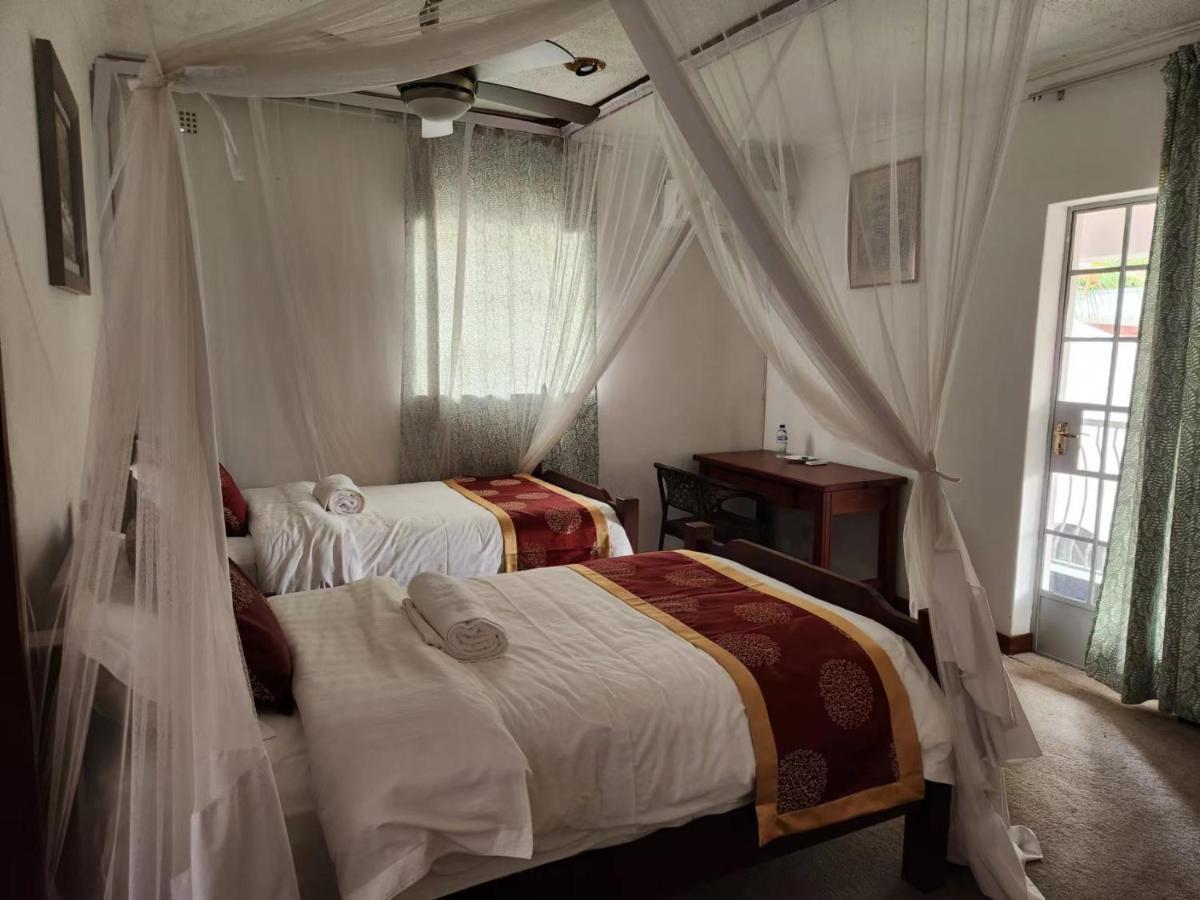 Jacaranda Lodge Victoria Falls Ngoại thất bức ảnh