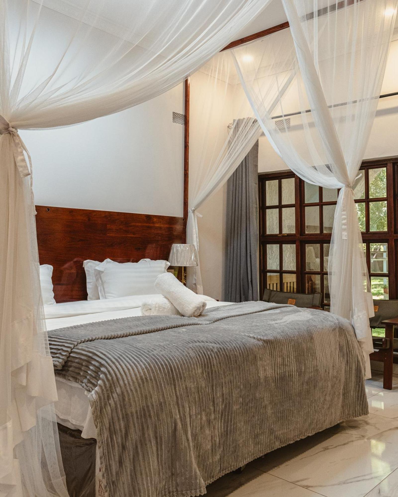 Jacaranda Lodge Victoria Falls Ngoại thất bức ảnh