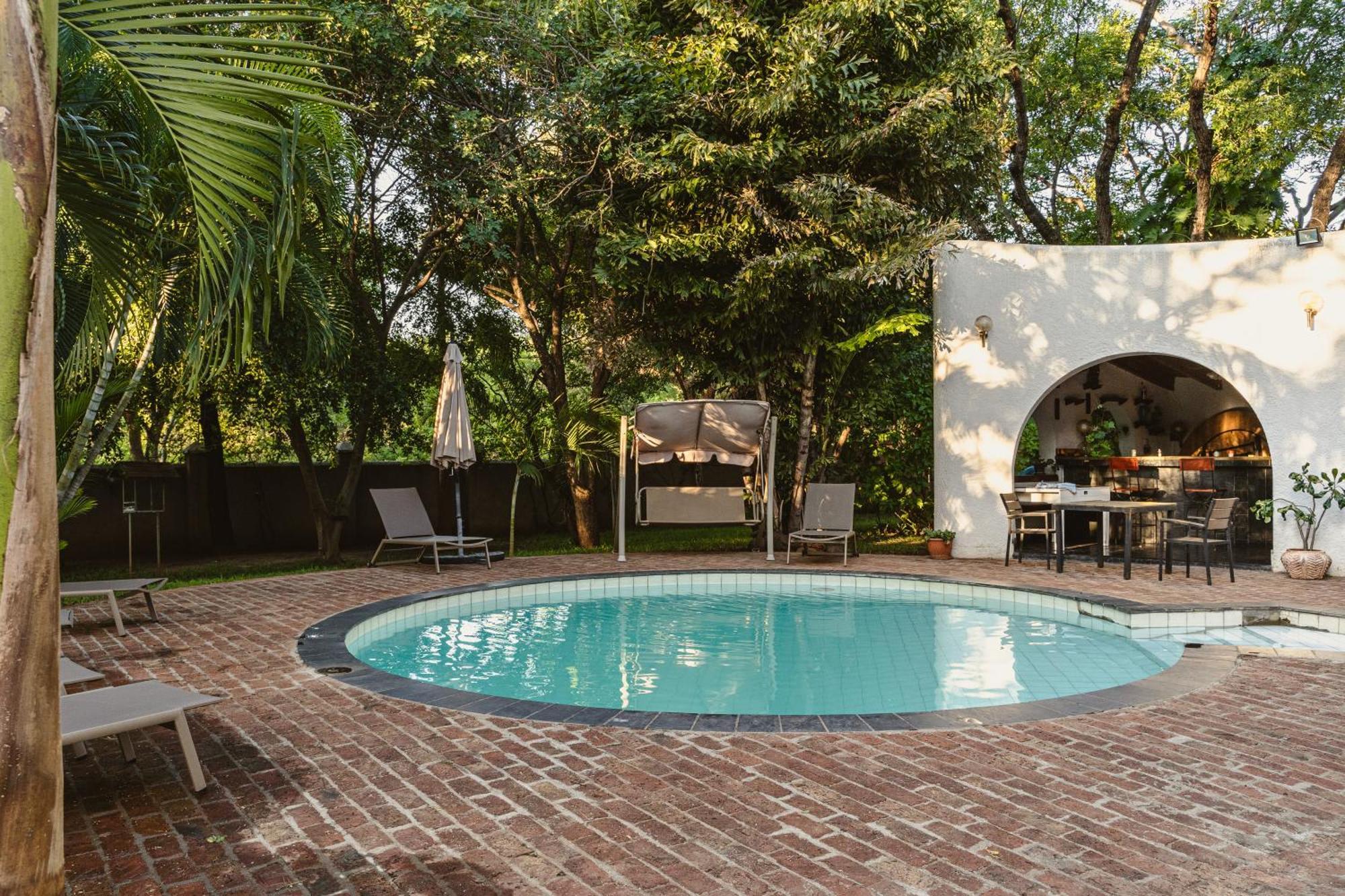 Jacaranda Lodge Victoria Falls Ngoại thất bức ảnh