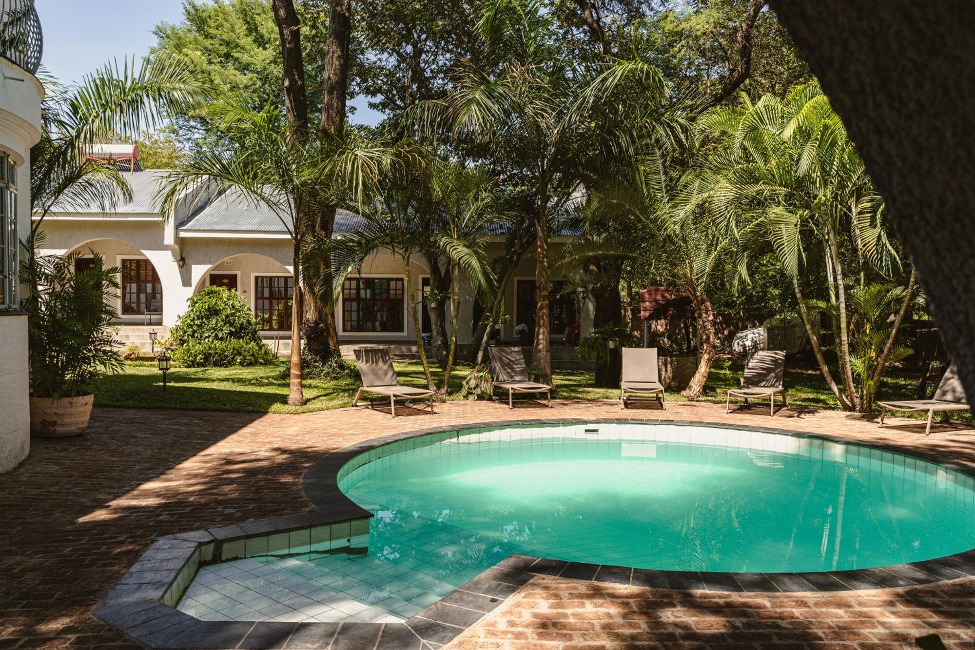 Jacaranda Lodge Victoria Falls Ngoại thất bức ảnh