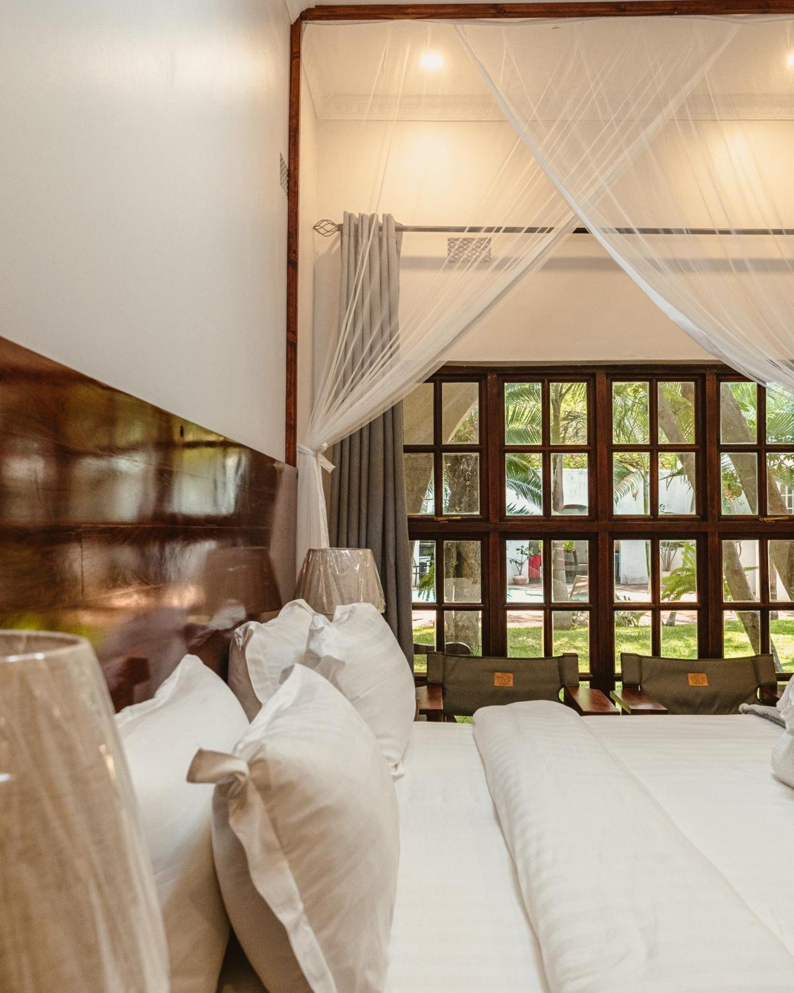 Jacaranda Lodge Victoria Falls Ngoại thất bức ảnh
