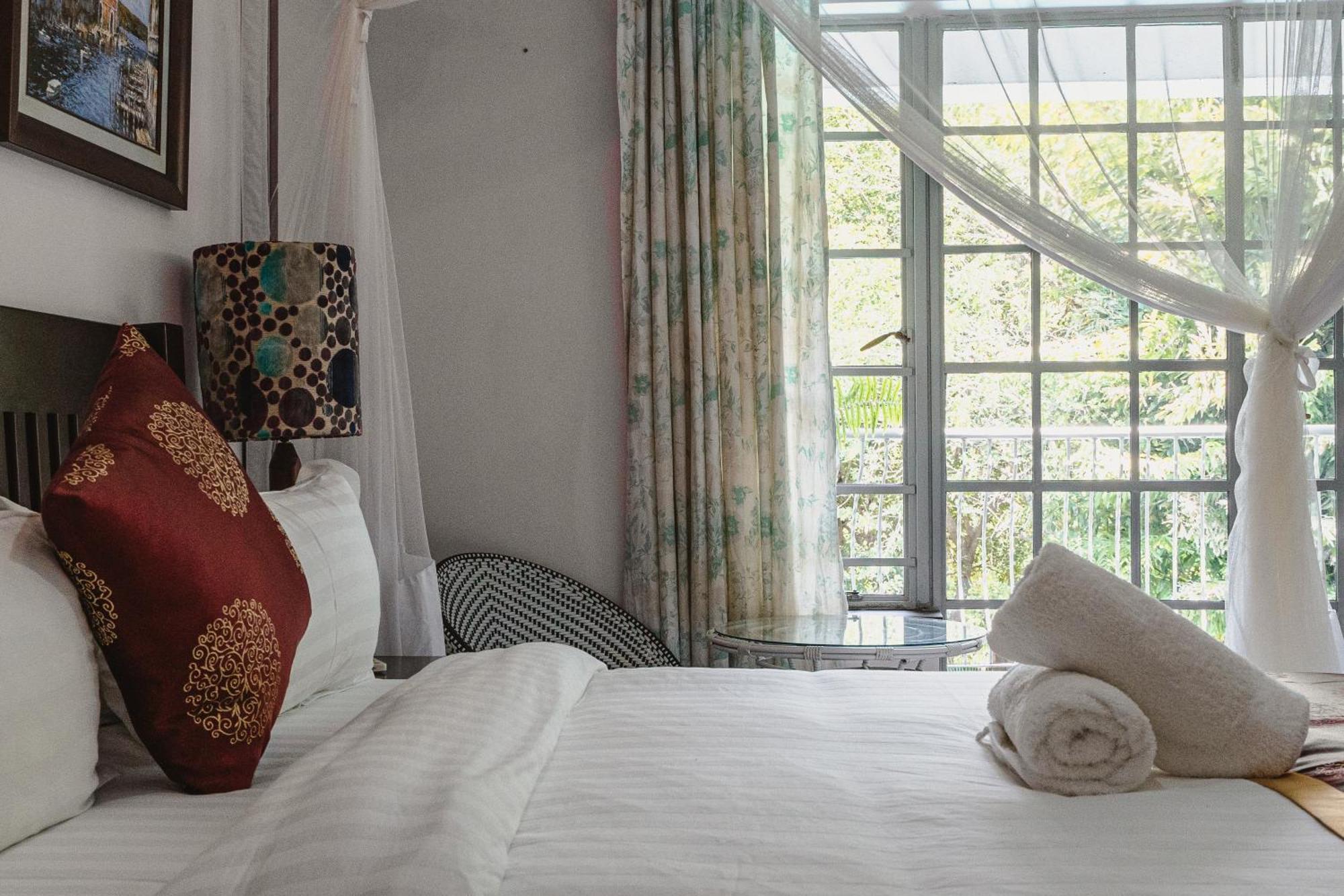 Jacaranda Lodge Victoria Falls Ngoại thất bức ảnh