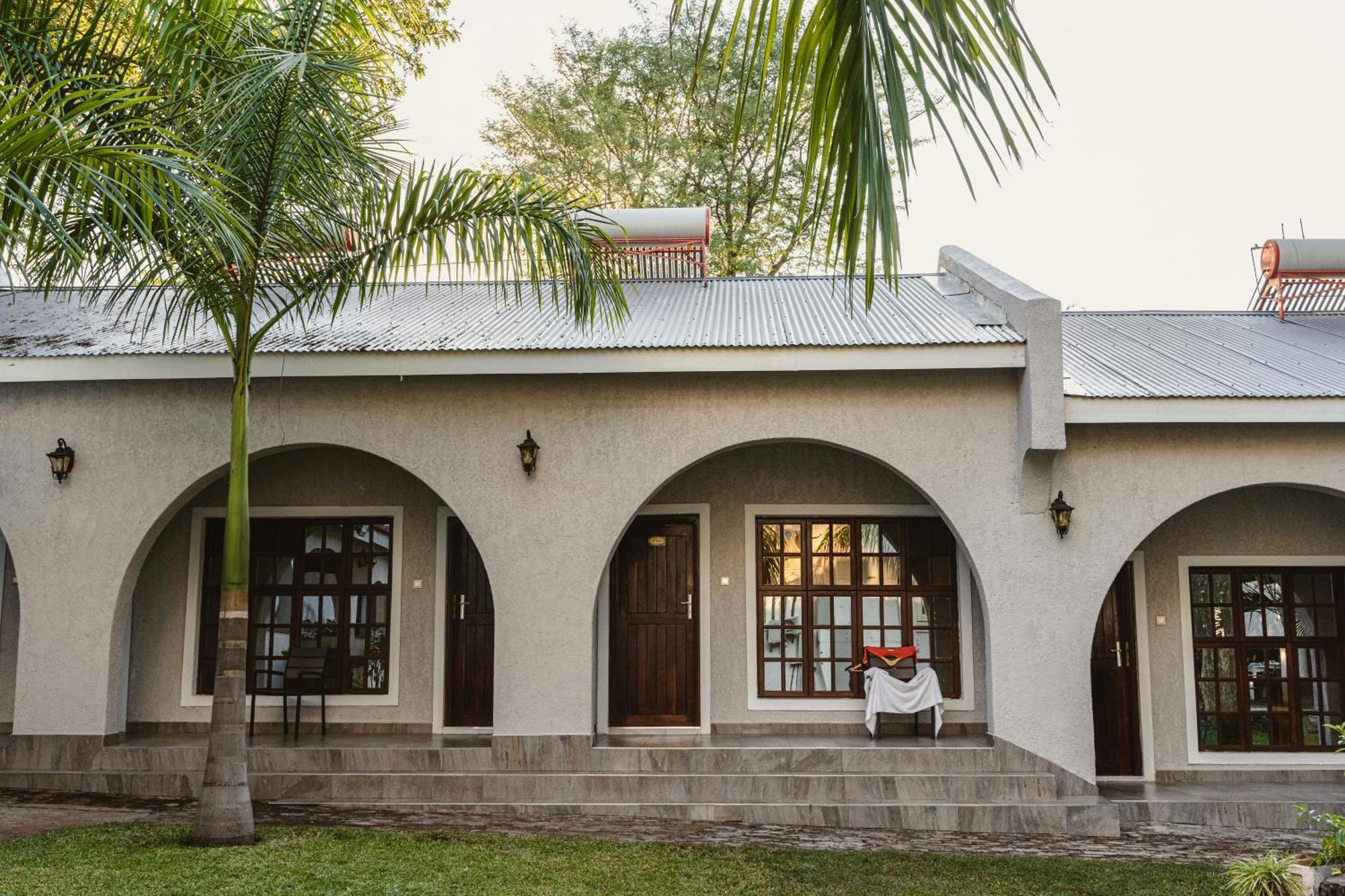 Jacaranda Lodge Victoria Falls Ngoại thất bức ảnh