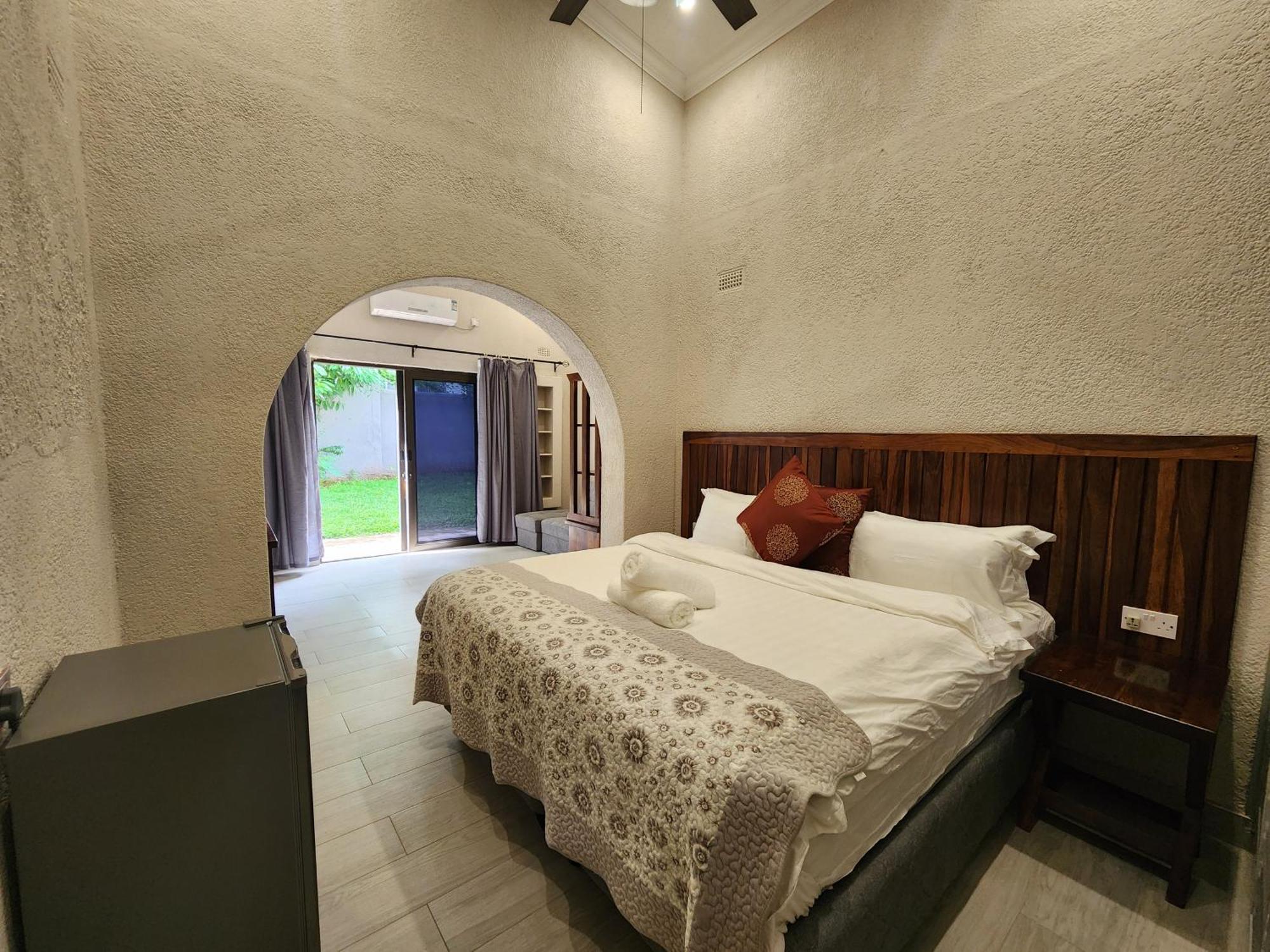 Jacaranda Lodge Victoria Falls Ngoại thất bức ảnh